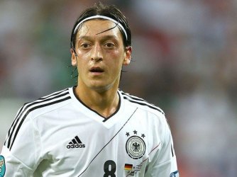 özil