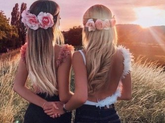 suas amigas