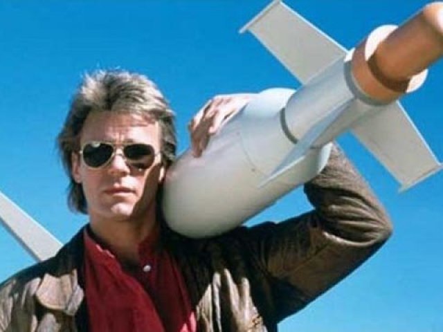 75% Macgyver e 25% Chuck Norris