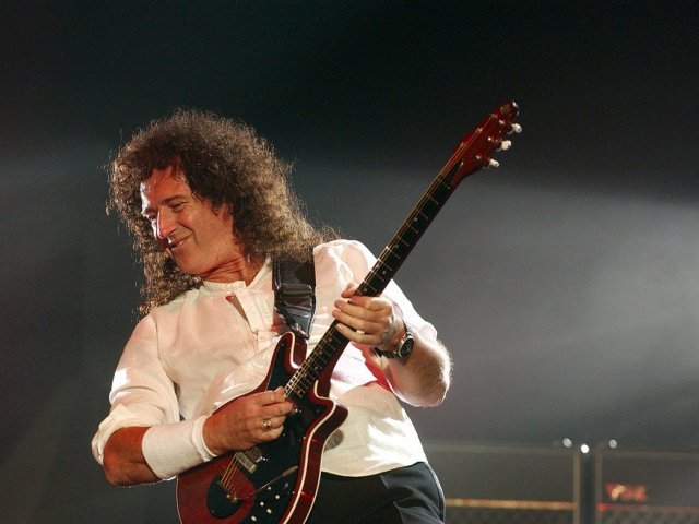 Brian May construiu a própria guitarra, a famosa Red Special