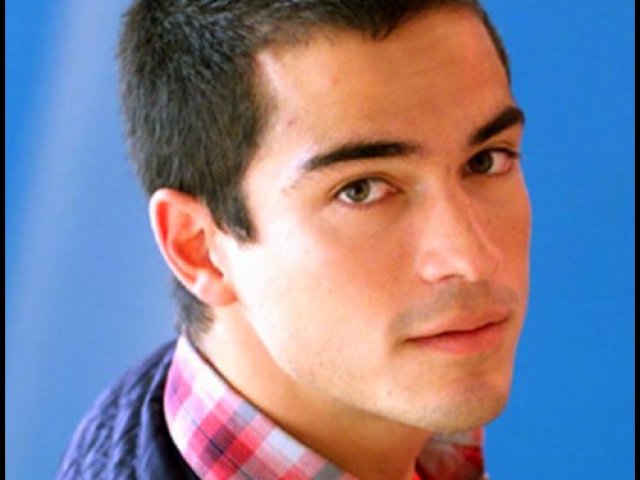 Miguel(Alfonso Herrera)