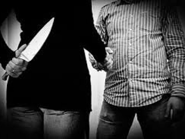 NOSSA,você não pode confiar de jeito nenhum nos seus "AMIGOS"