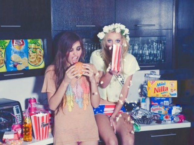 Melhores amigas hora do lanche!