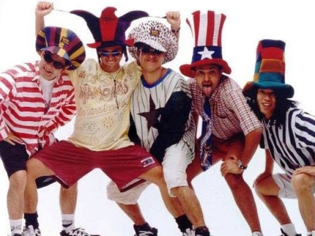 Parabéns! Você realmente conhece quem eram os ícones dos anos 90 e que até hoje fazem sucesso e tem suas músicas conhecidas e cantadas em rodinhas de amigos.Compartilhe seu resultado com seus amigos e mostre a eles que você entende de música!