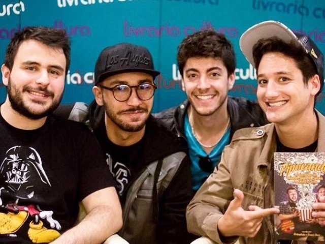 Grande Fã!:
Você está bem informado, teve as suas dúvidas, mas todos erramos não é mesmo? PARABÉNS! Continue acompanhando a galera da produtora!
#vocêéumaliennotadez