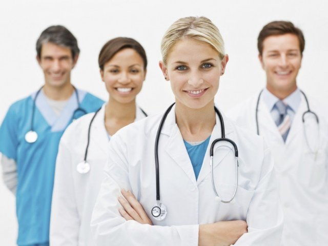 Médico(a)