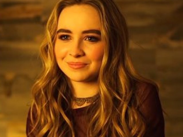 Parece que você não é tão fã quanto pensou, pesquise mais sobre a Sabrina