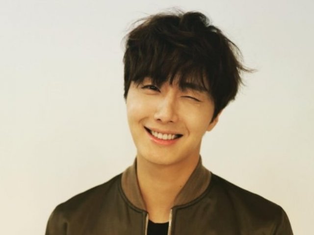 Jung Il Woo como Kang Ji Woon (Cinderella and Four Knights)