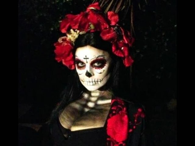 Lá Catrina.