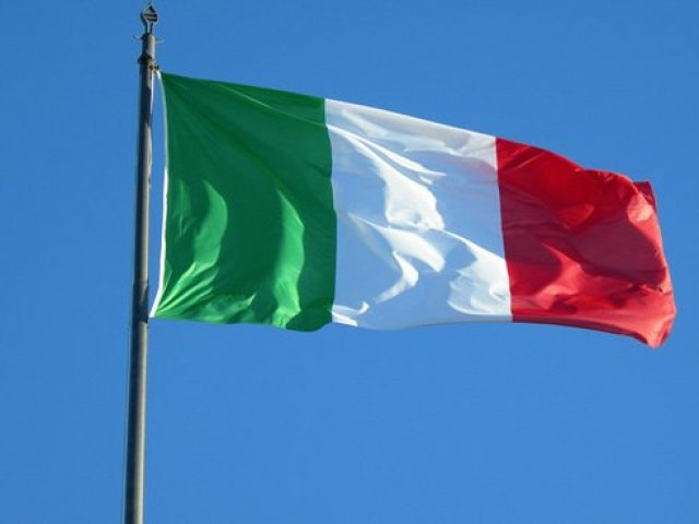 Italiano(a)