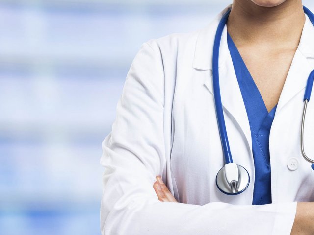 Médico(a)