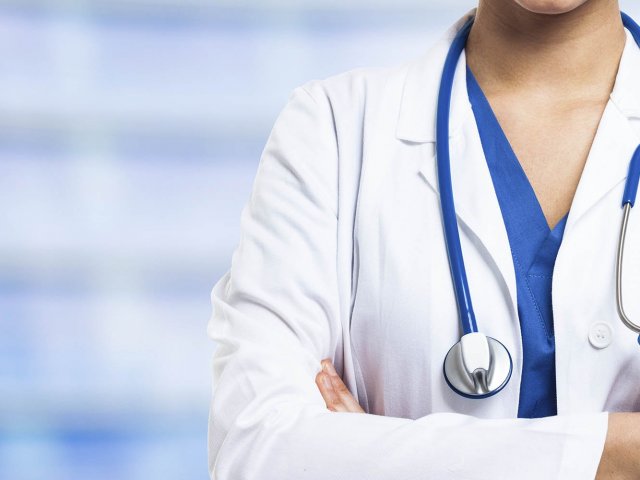 Médico(a)