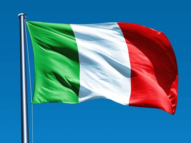 Italiano(a)