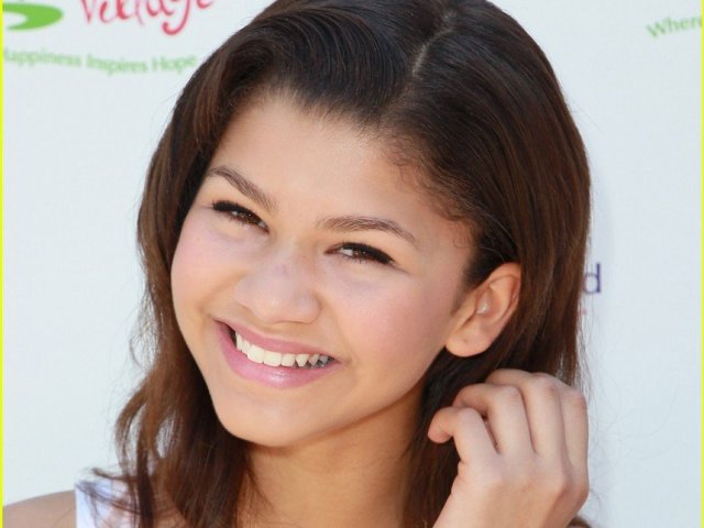 Você Realmente Conhece A Zendaya?? | Laura Santos | Quizur
