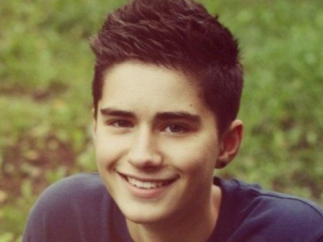 Homem entre 10 a 15 anos