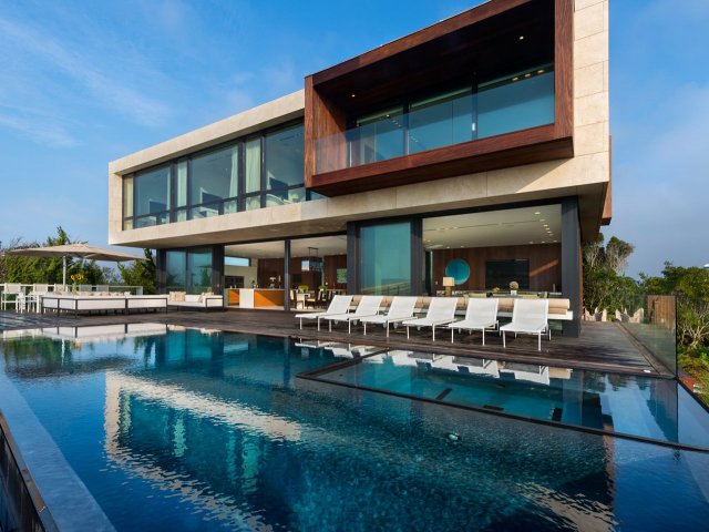 Luxuosa
