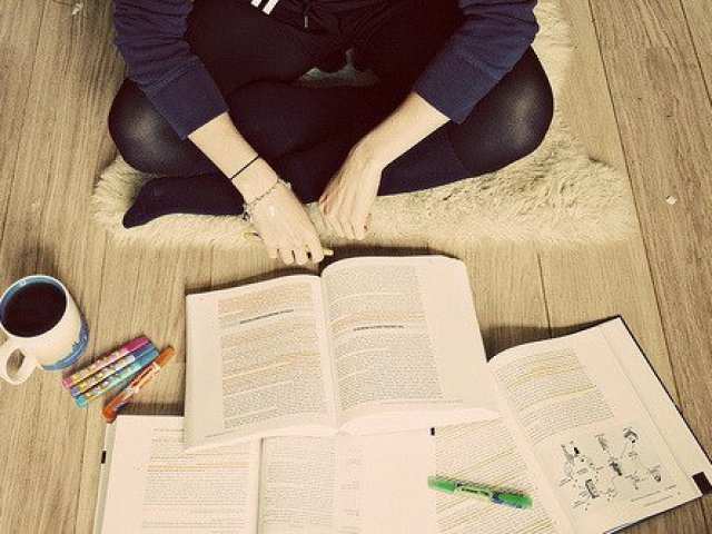 Até que você não foi tão ruim assim, mas temos certeza que se você continuar se esforçando para aprender mais sobre essa matéria, acertará bem mais.