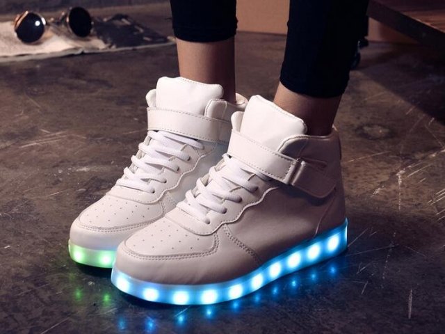Tênis de led