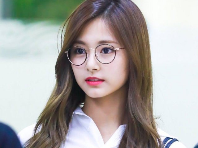 9. Tzuyu