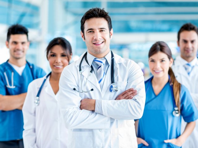 Médico(a)