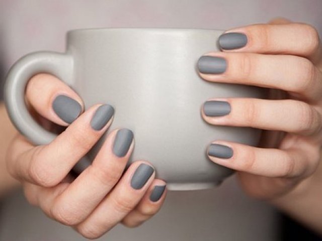 De qual cor você deveria pintar as suas unhas?