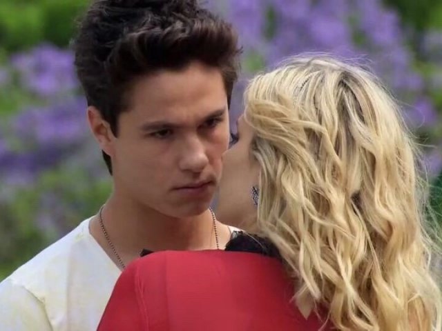 Simón: É SÉRIO ISSO?
Ficamos até sem graça depois deste resultado. Mas relaxa provavelmente você não assistiu ou não acabou de assistir soy luna, além disso tem a possibilidade de Simbar não ser seu casal favorito então se quiser para ajuda-lo no proximo