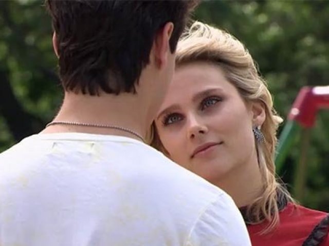 Ambar: Você foi muito bem
Você acertou bem mais do que errou isso é muito bom, mas mesmo assim ainda errou bastantes, não saiu perfeita (como eu, Ambar ;) talvez tenha deixado passar algumas coisas quando viu a serie mas nada demais, você foi muito bem.