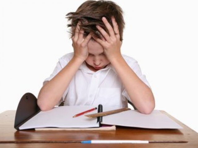 Você até que conseguiu acertar algumas, mas ainda precisa melhorar, nada como uma simples revisada na sua gramática e logo irá tirar a nota máxima.