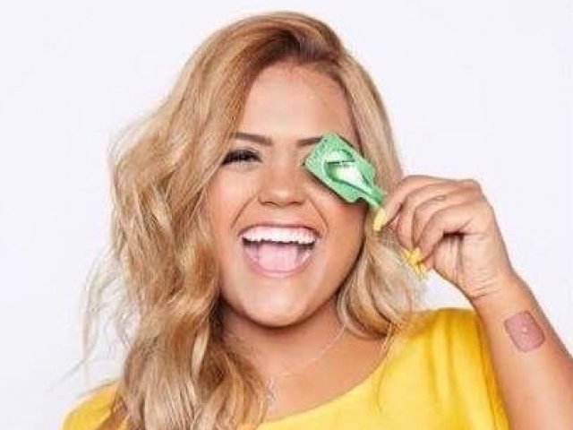 Camila Loures
