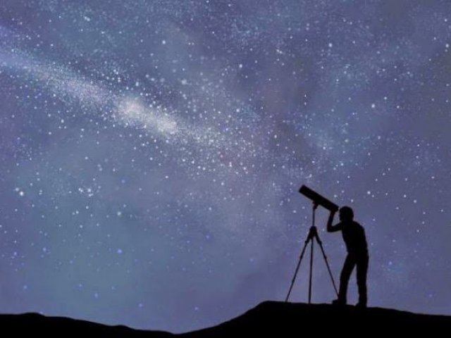 Um(a) astrônomo(a)