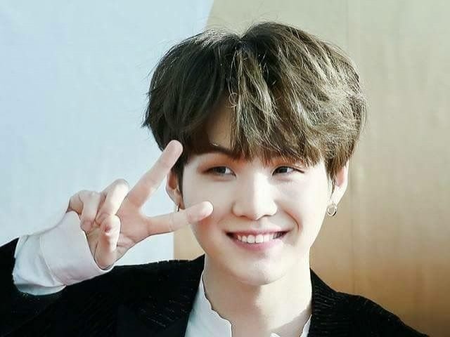 Suga odeia usar roupas rosas
