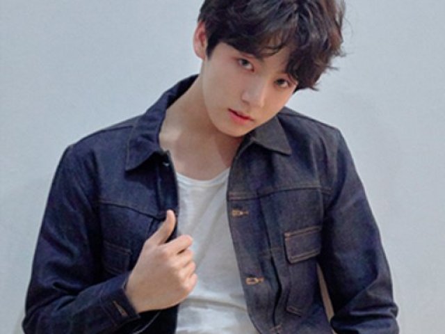 Jungkook acha que ele fica em 6 posição no raking de beleza do BTS