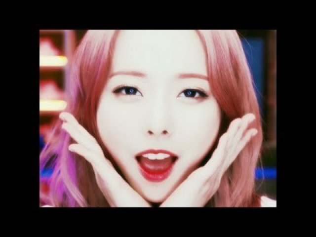 Pelo que parece, você é stan loona
sabe os nomes, solos, b-sides, tudo mesmo
continua assim, hum?