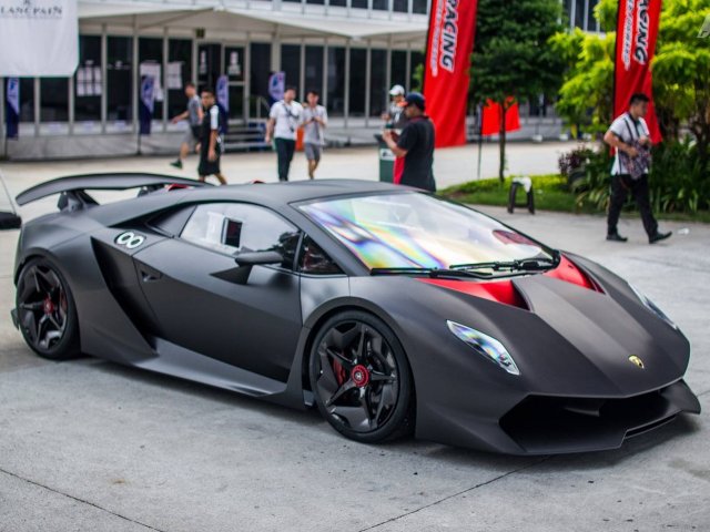 4. Lamborghini sesto elemento