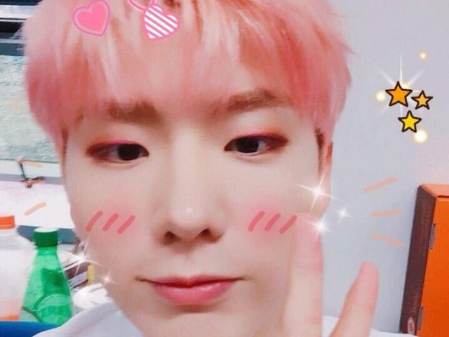 Bom, talvez outros estilos musicais seriam mais a sua cara, ou você é novo no ramo, se esforce mais que irá diferenciar todos!
(idol na foto: Kihyun - Monsta X)