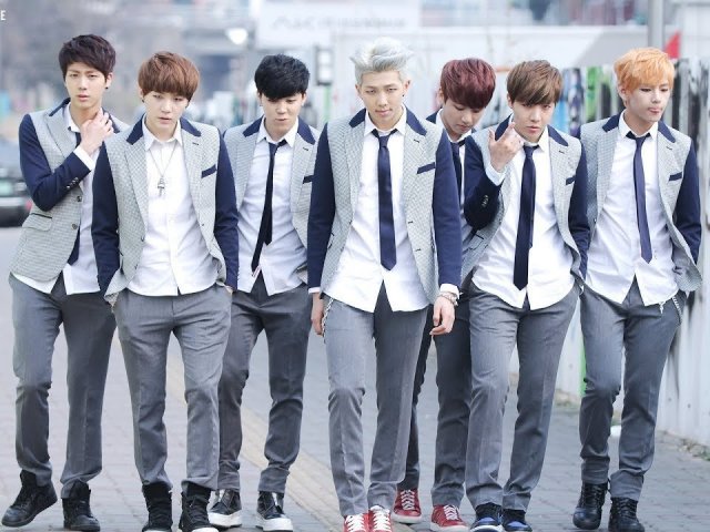 Qual membro do BTS te pedirá em namoro na escola?