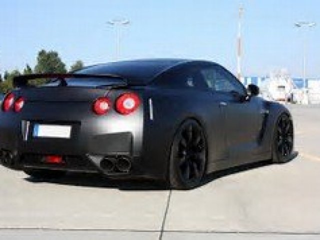Nissan GT-R